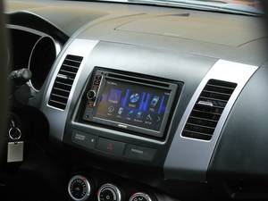 MECATRON Mitsubishi Outlander 2007-> - Peugeot 4007 dupla DIN rád  Autospecifikus rádiókeret 2DIN