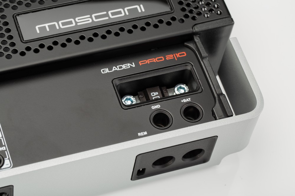Mosconi PRO 2-10 2 csatornás High Performance 2 csatornás autóhifi erősítő 6