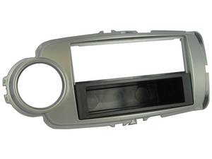 Connects2 Toyota Yaris 2011-2014 autórádió beépítő keret Ezüst CT24TY42 Autóspecifikus kiegésszítők